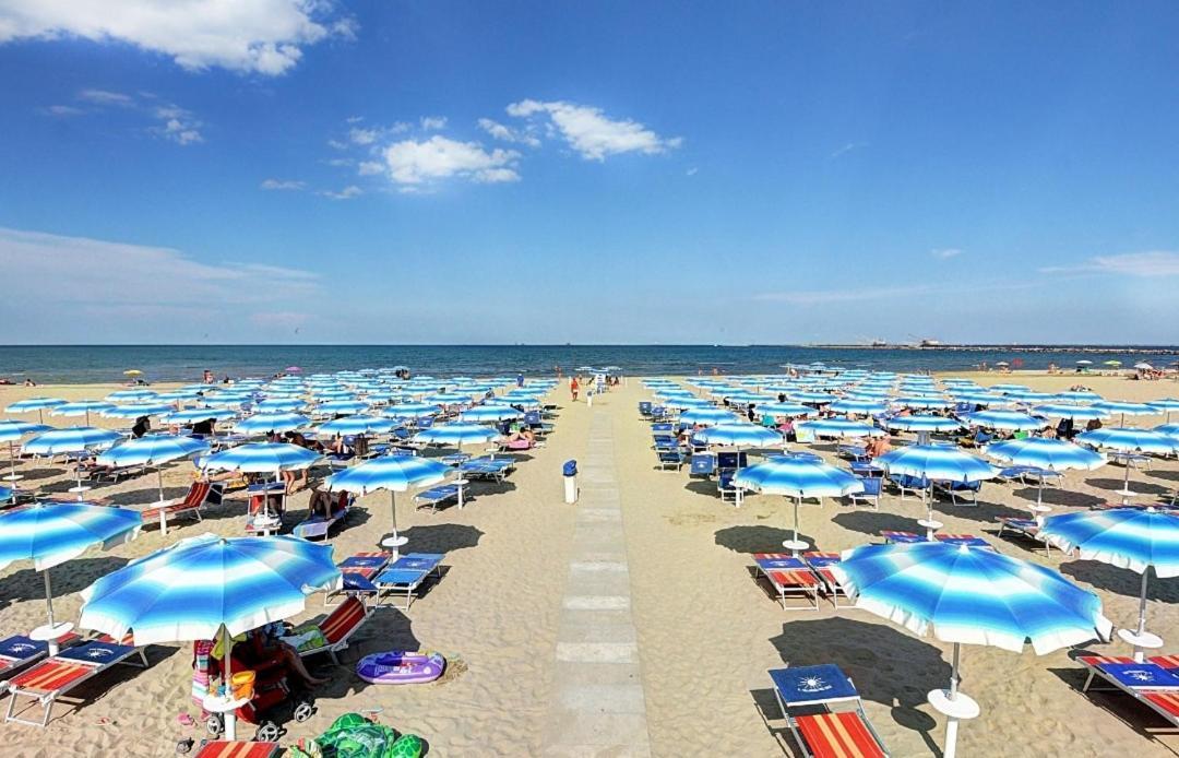 Bilocale Marina Romea Appartement Buitenkant foto